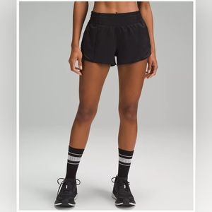 Hotty Hot High-Rise Lined Shorts 2.5"